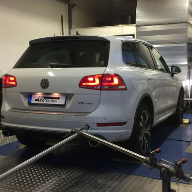 All-wheel monster with powerful steam: WV Touareg read more